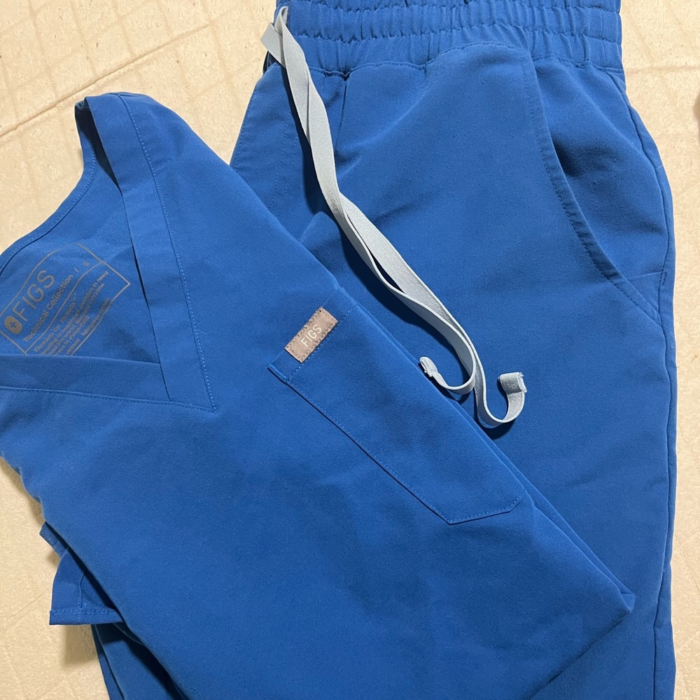 figs scrub set